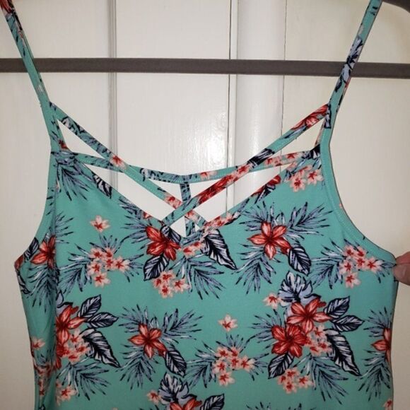 Ultra Flirt Juniors Strappy Convertable Tank Top - Picture 3 of 8